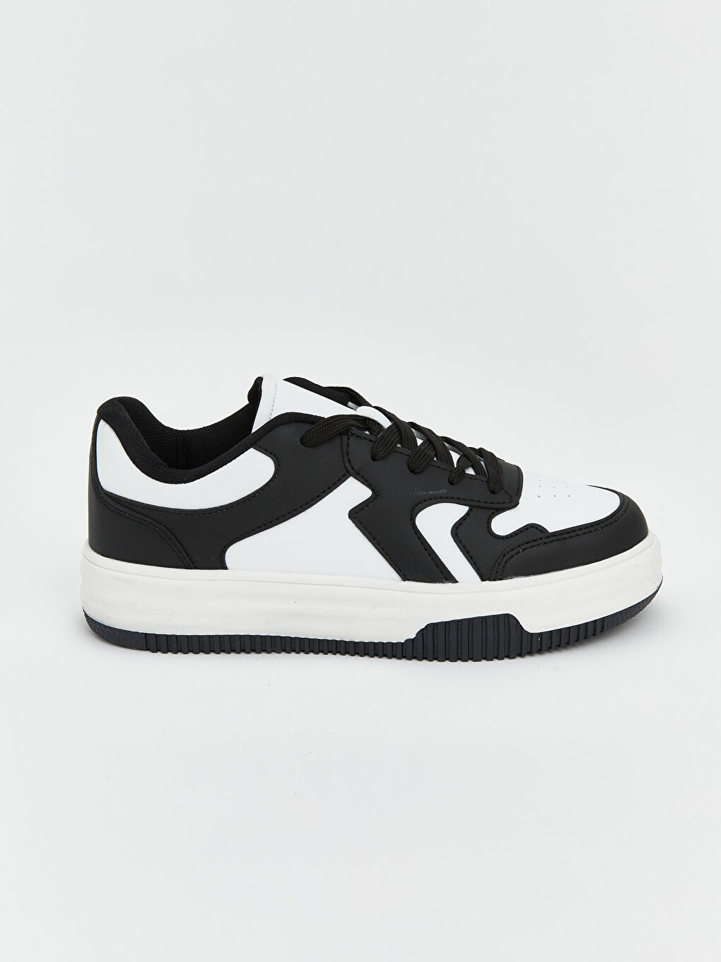 Siyah Deri Görünümlü Kız Çocuk Spor Ayakkabı-1