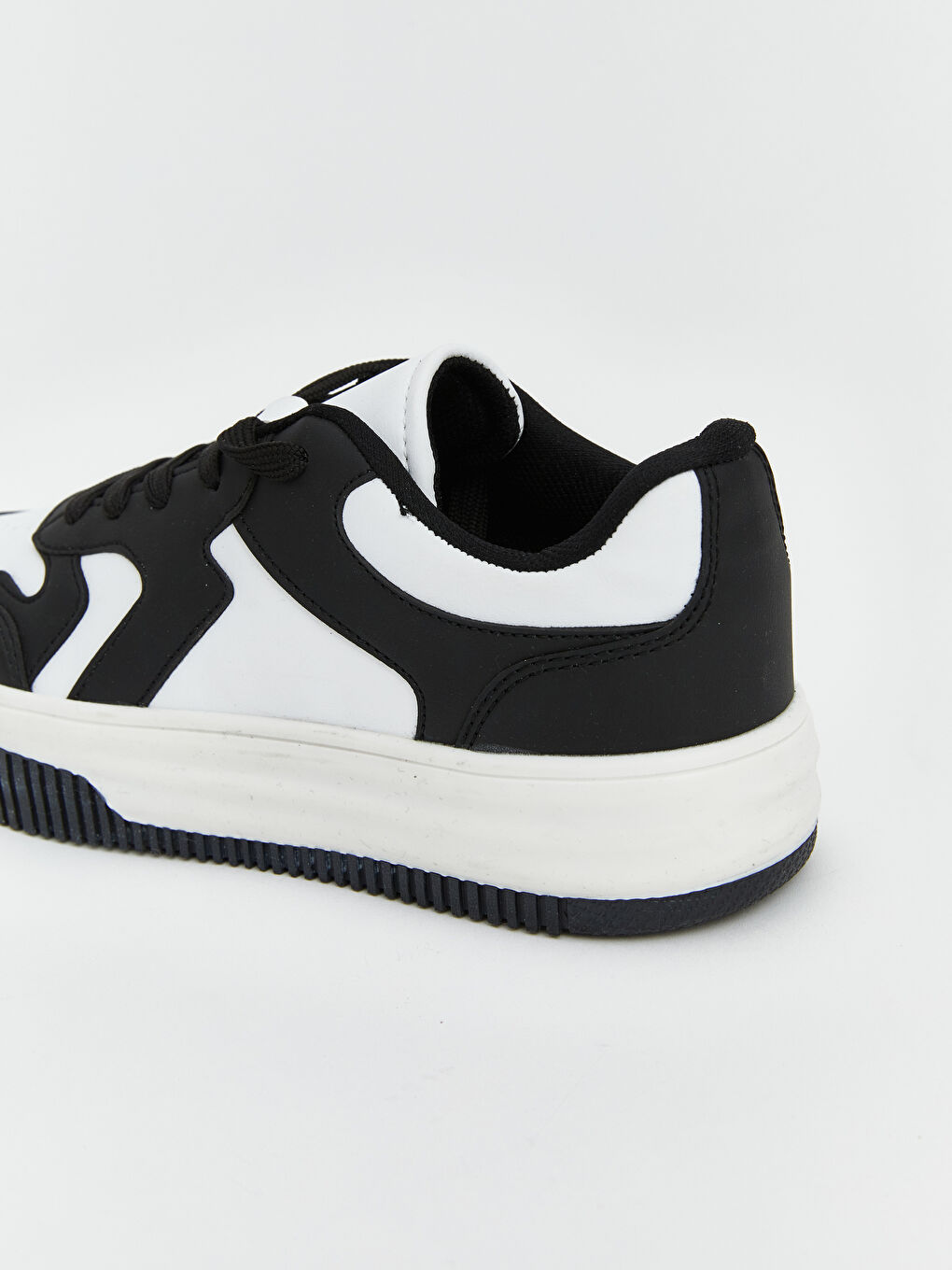 Siyah Deri Görünümlü Kız Çocuk Spor Ayakkabı-4