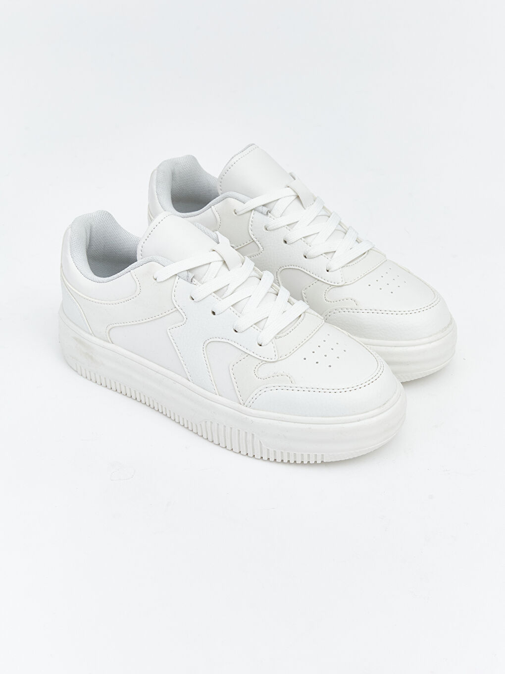 Beyaz Deri Görünümlü Kız Çocuk Spor Ayakkabı