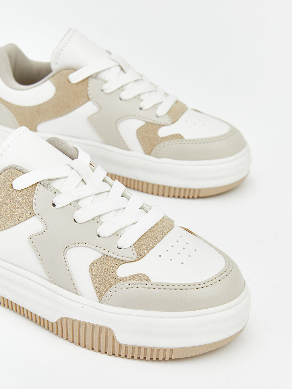 Bej Deri Görünümlü Kız Çocuk Spor Ayakkabı-2