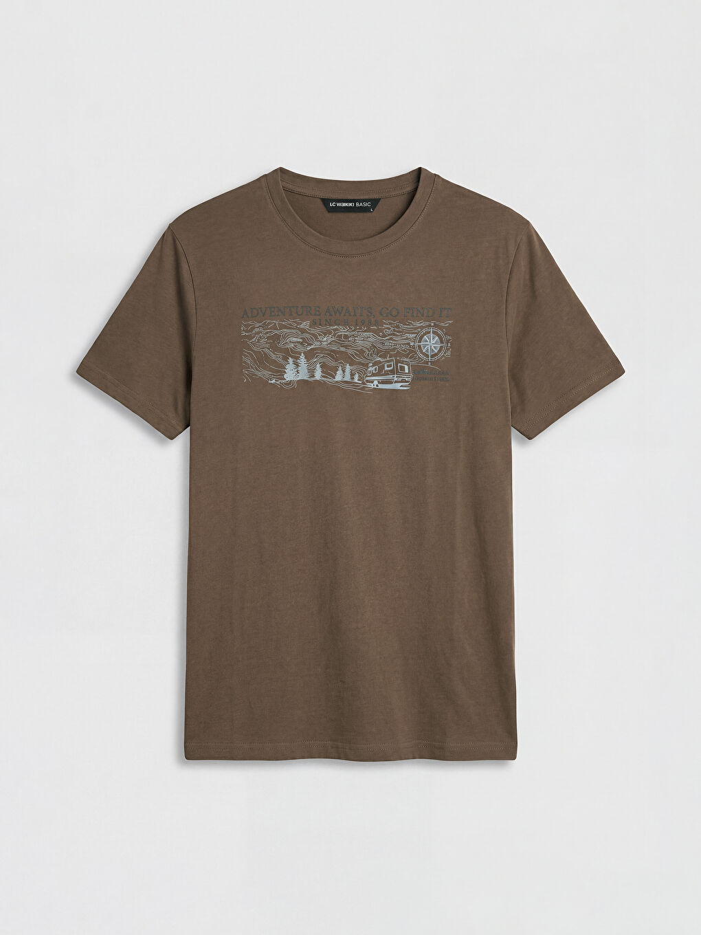 Мъж Кафяво Тениска