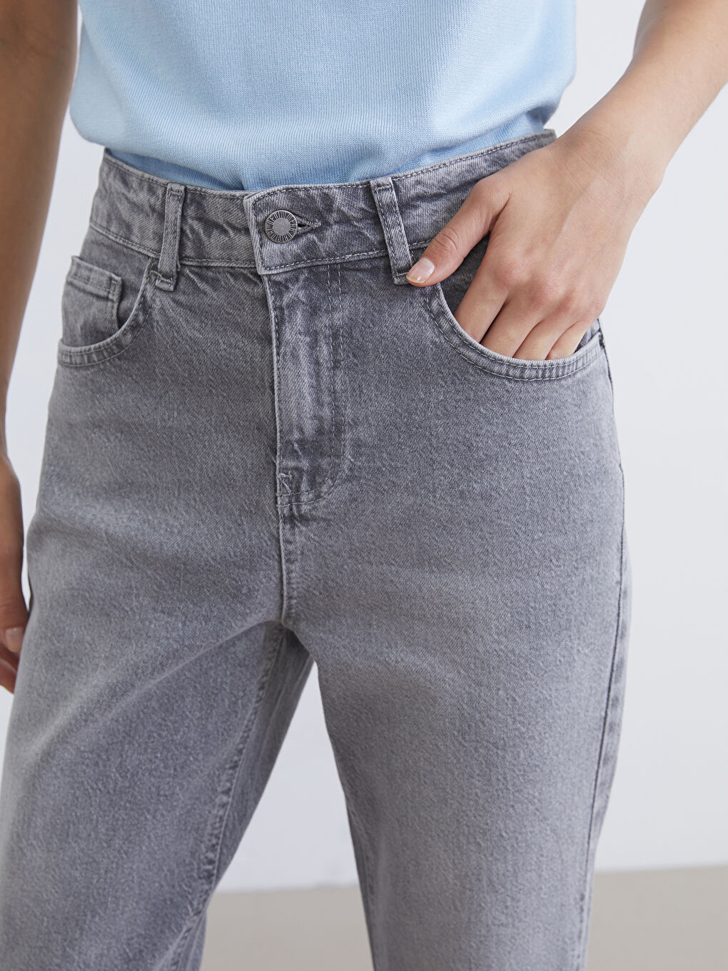 Gri Mom Fit Kadın Jean Pantolon-2