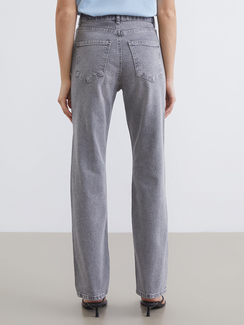 Gri Mom Fit Kadın Jean Pantolon-3