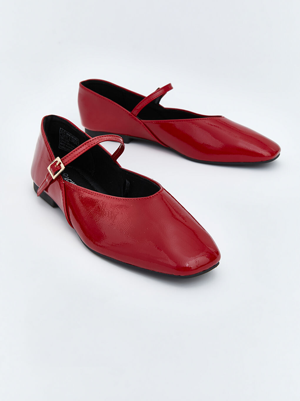 پێڵاوی بالێ سور ژن-2