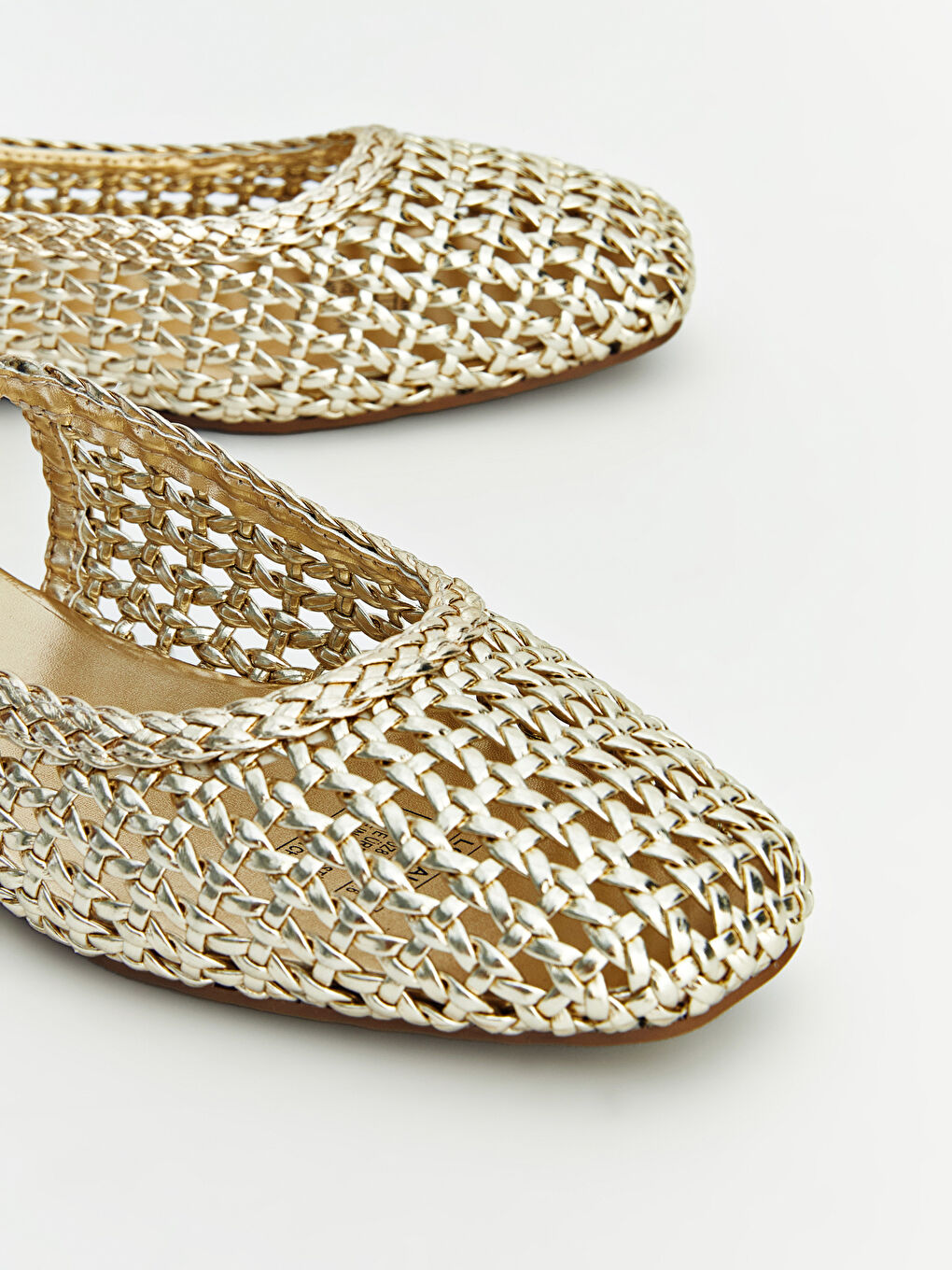 أحذية باليه مسطحة من جلد صناعي للسيدات-1