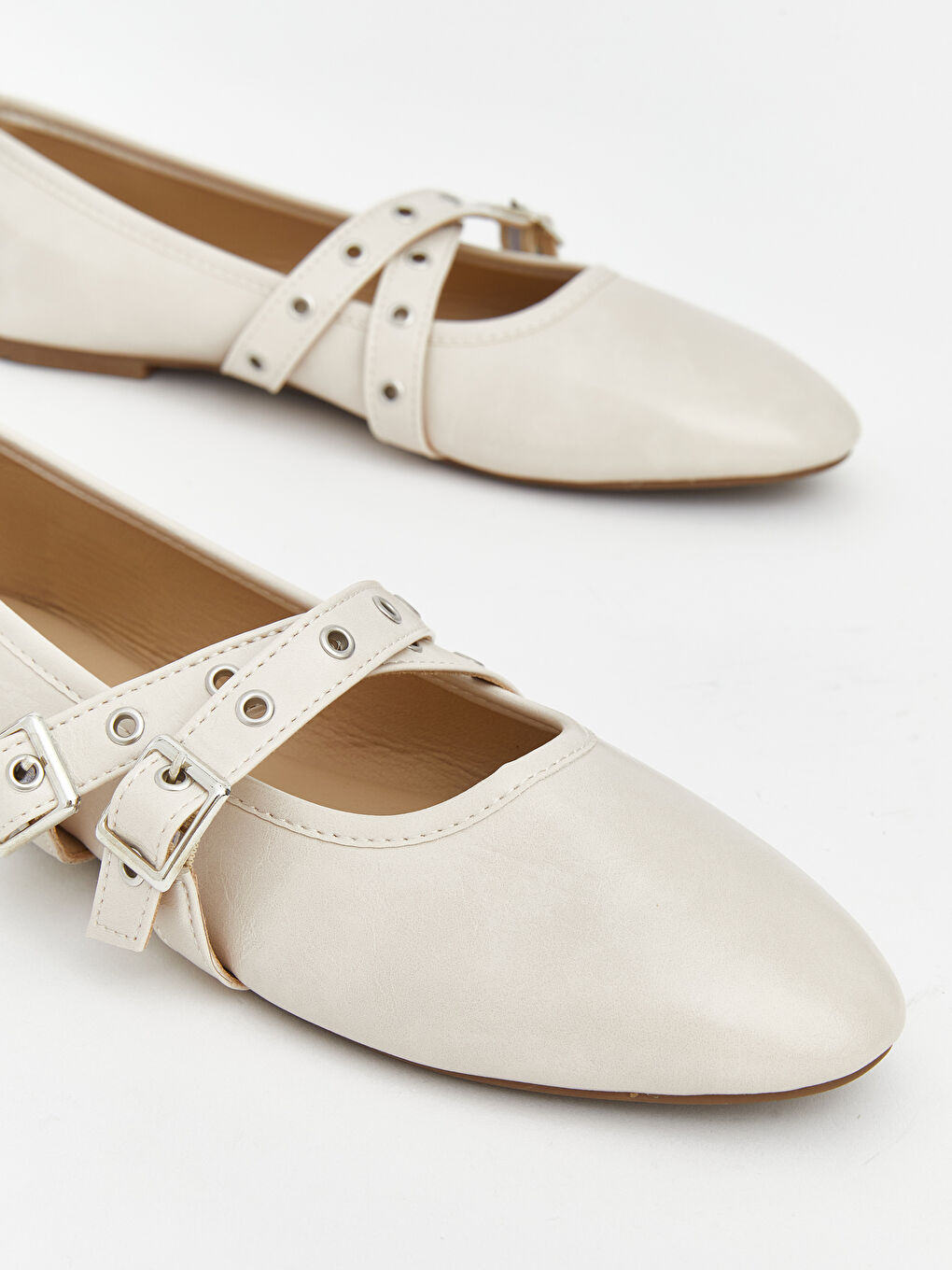 Leather-look women's ballet flats.-2