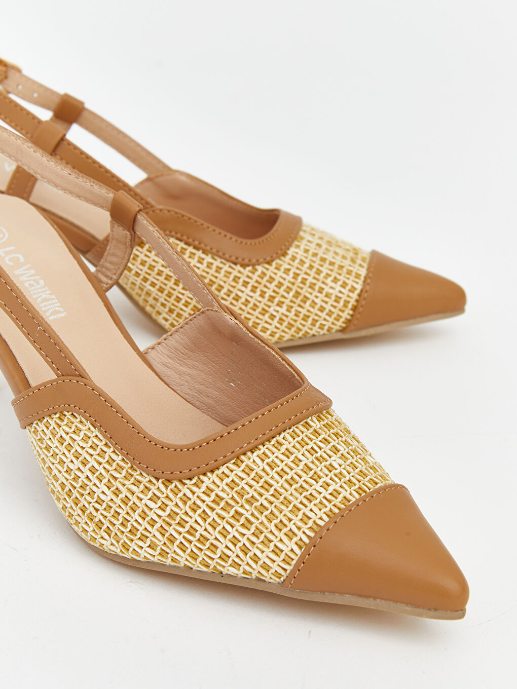 پێڵاوی پاژنە بەرزی نووکەپێی تیژ بۆ ژنان-2