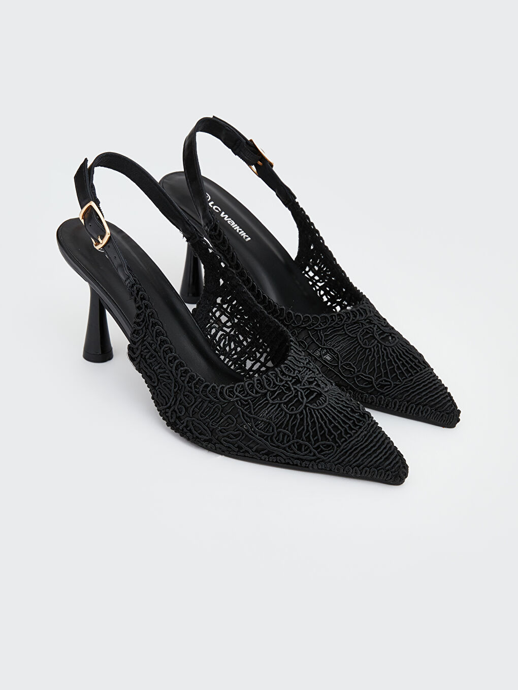 أحذية بكعب عالٍ مزينة بأحجار الراين بمقدمة مدببة للسيدات