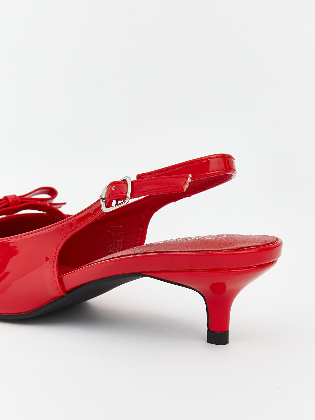 Ženske cipele sa špicastim vrhom.-4