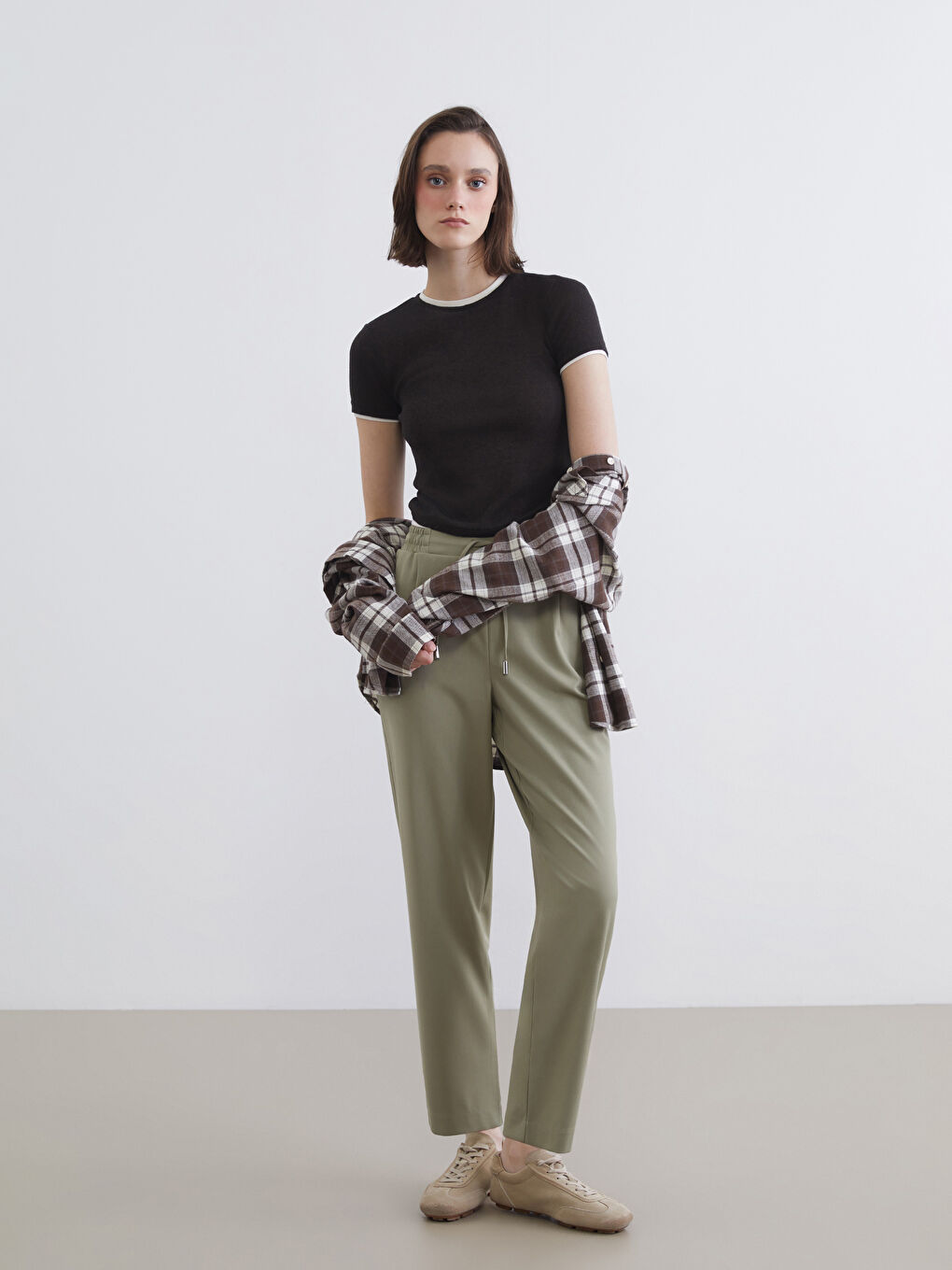 Elastic Waist Carrot Fit Women's Trousers