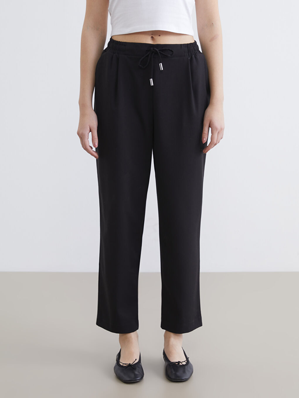 Elastic Waist Carrot Fit Women's Trousers-1