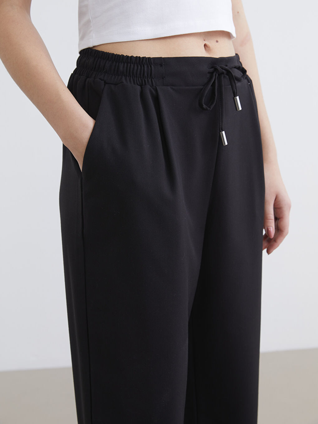 Elastic Waist Carrot Fit Women's Trousers-2