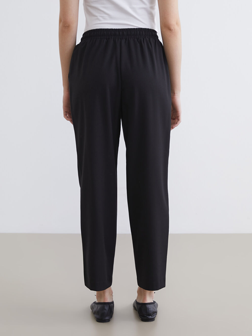 Elastic Waist Carrot Fit Women's Trousers-3