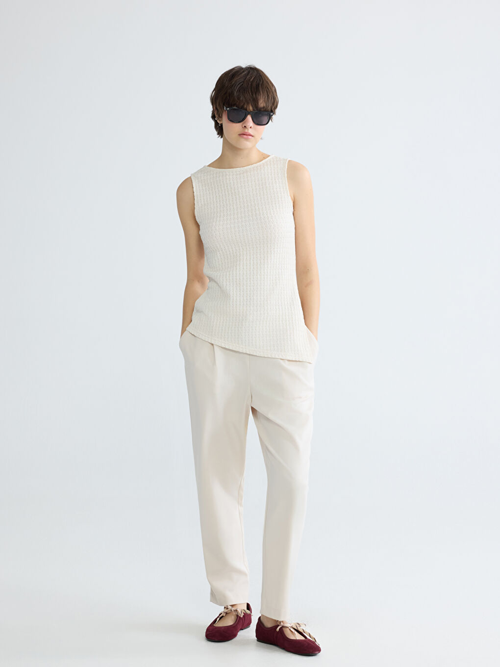 Elastic Waist Carrot Fit Women's Trousers