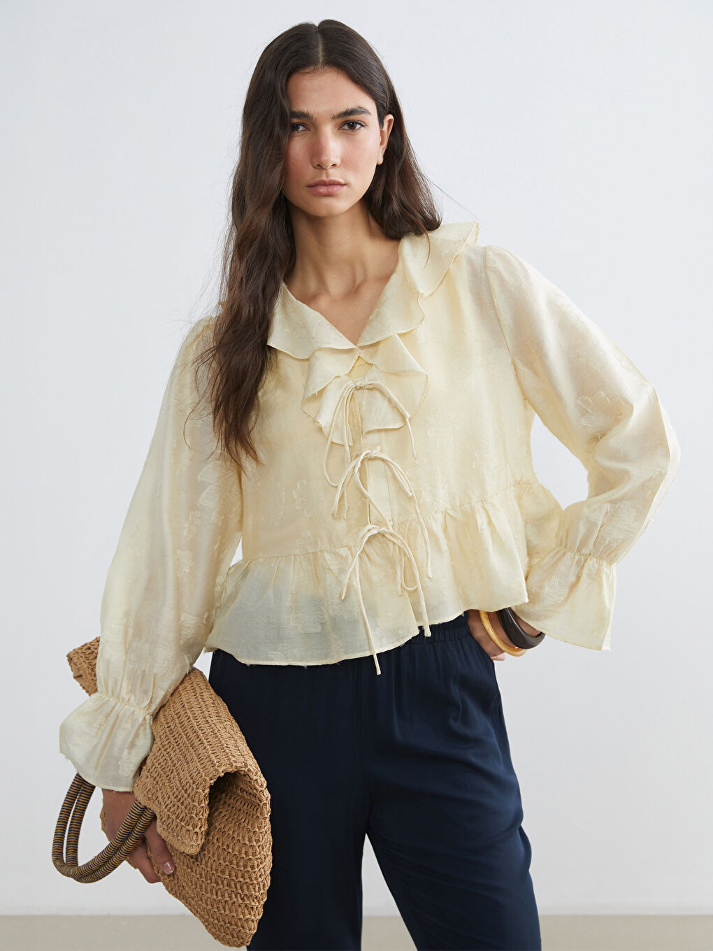 Bluză din Șifon cu Volănașe și Decolteu în V