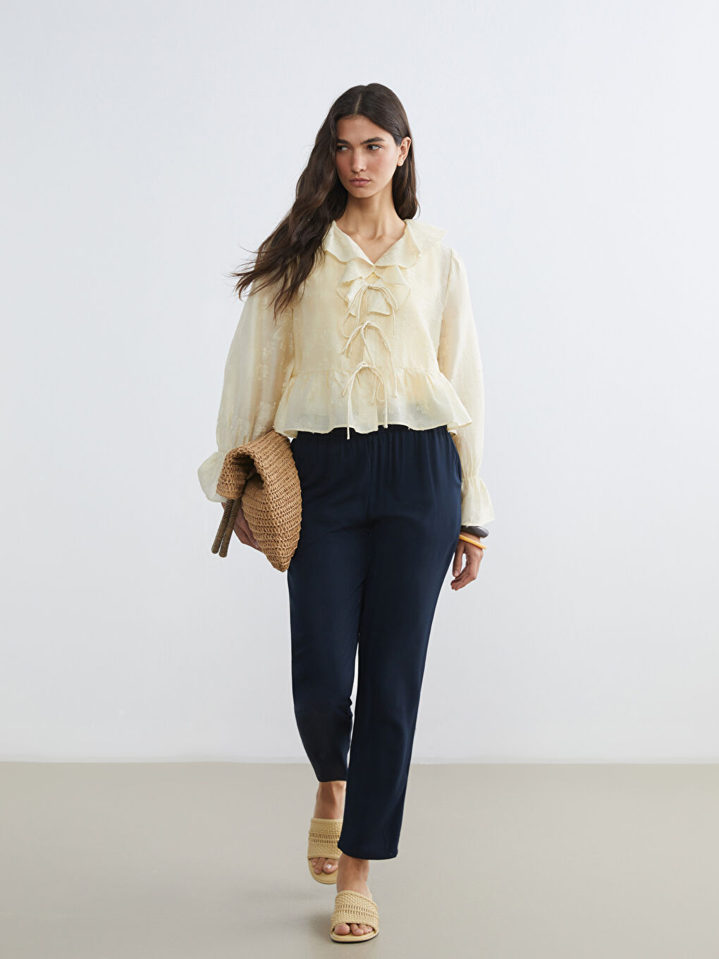 Bluză din Șifon cu Volănașe și Decolteu în V-1