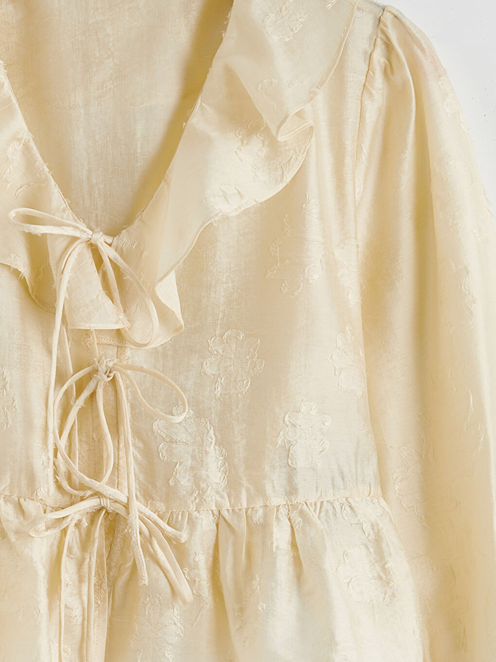 Bluză din Șifon cu Volănașe și Decolteu în V-5