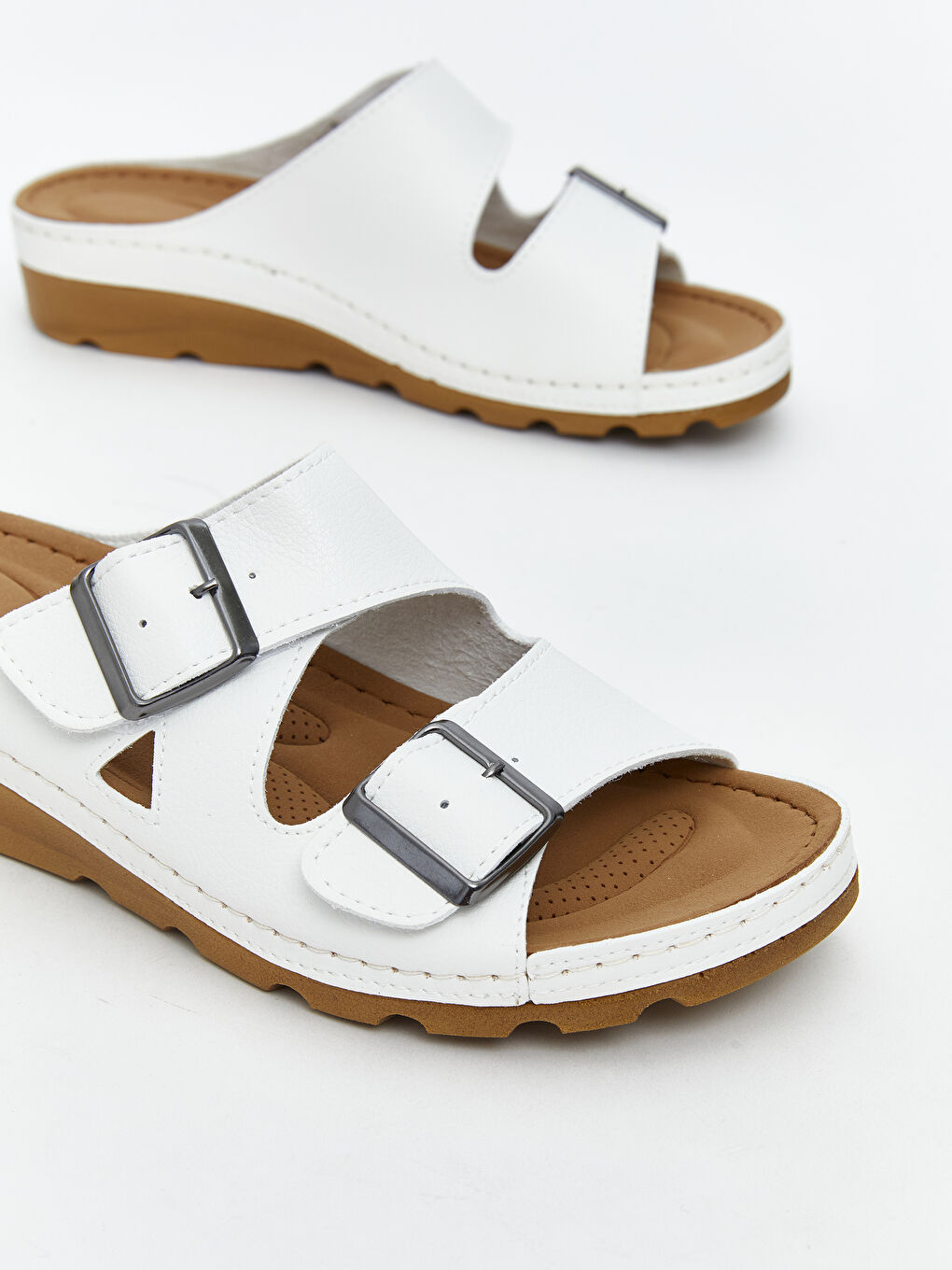 Beyaz Deri Görünümlü Kadın Terlik-2