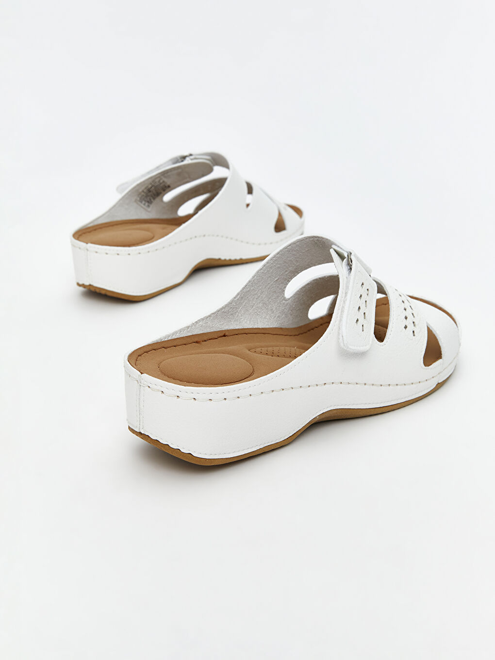 Ekru Deri Görünümlü Kadın Terlik-4