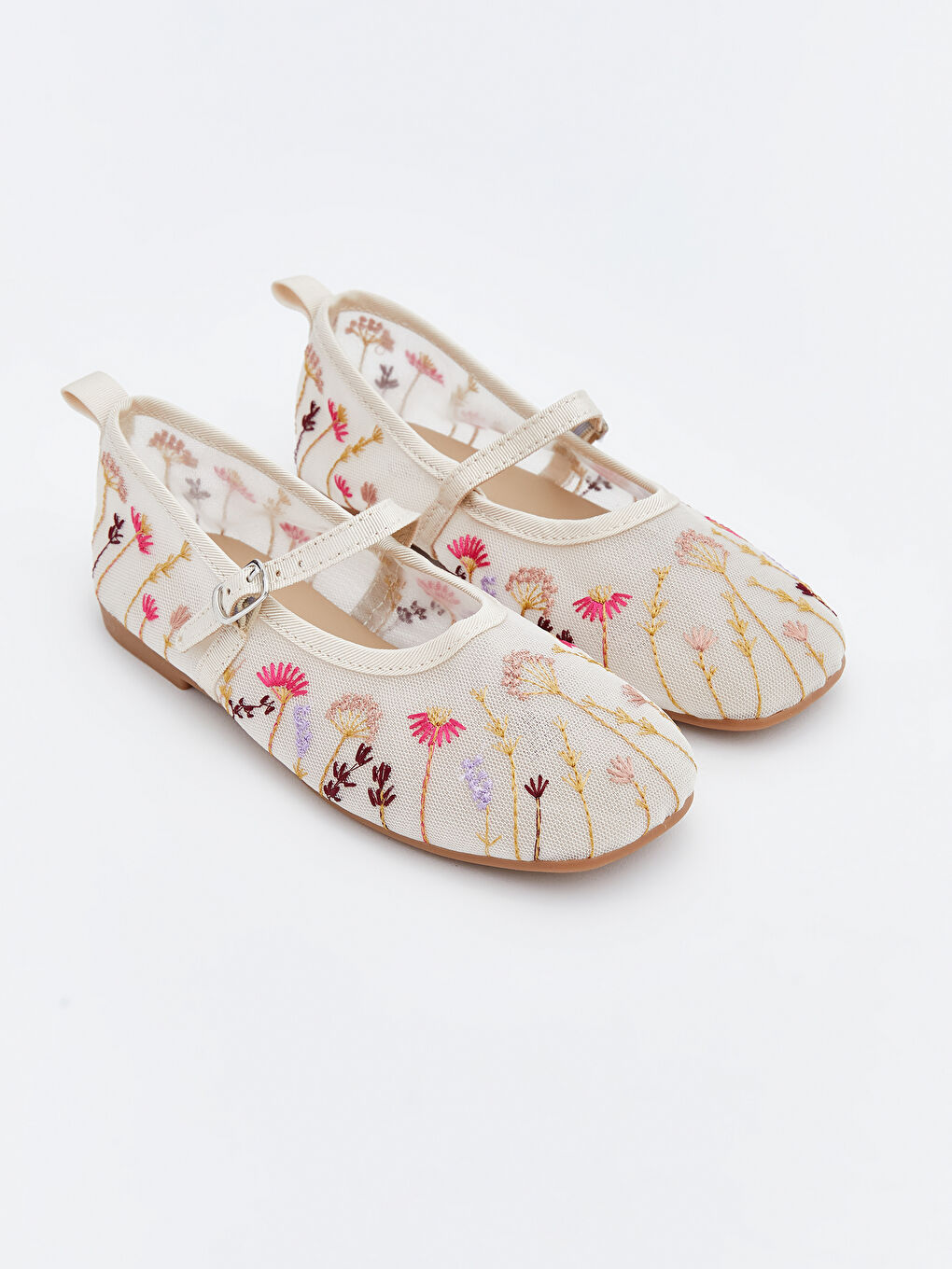 پێڵاوی بالێ بێجی کچی ساوا