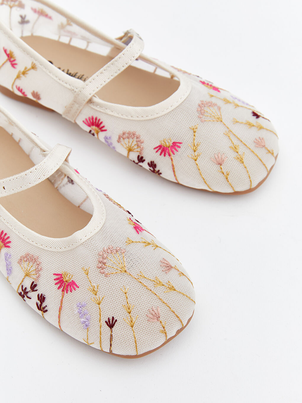 پێڵاوی بالێ بێجی کچی ساوا-2