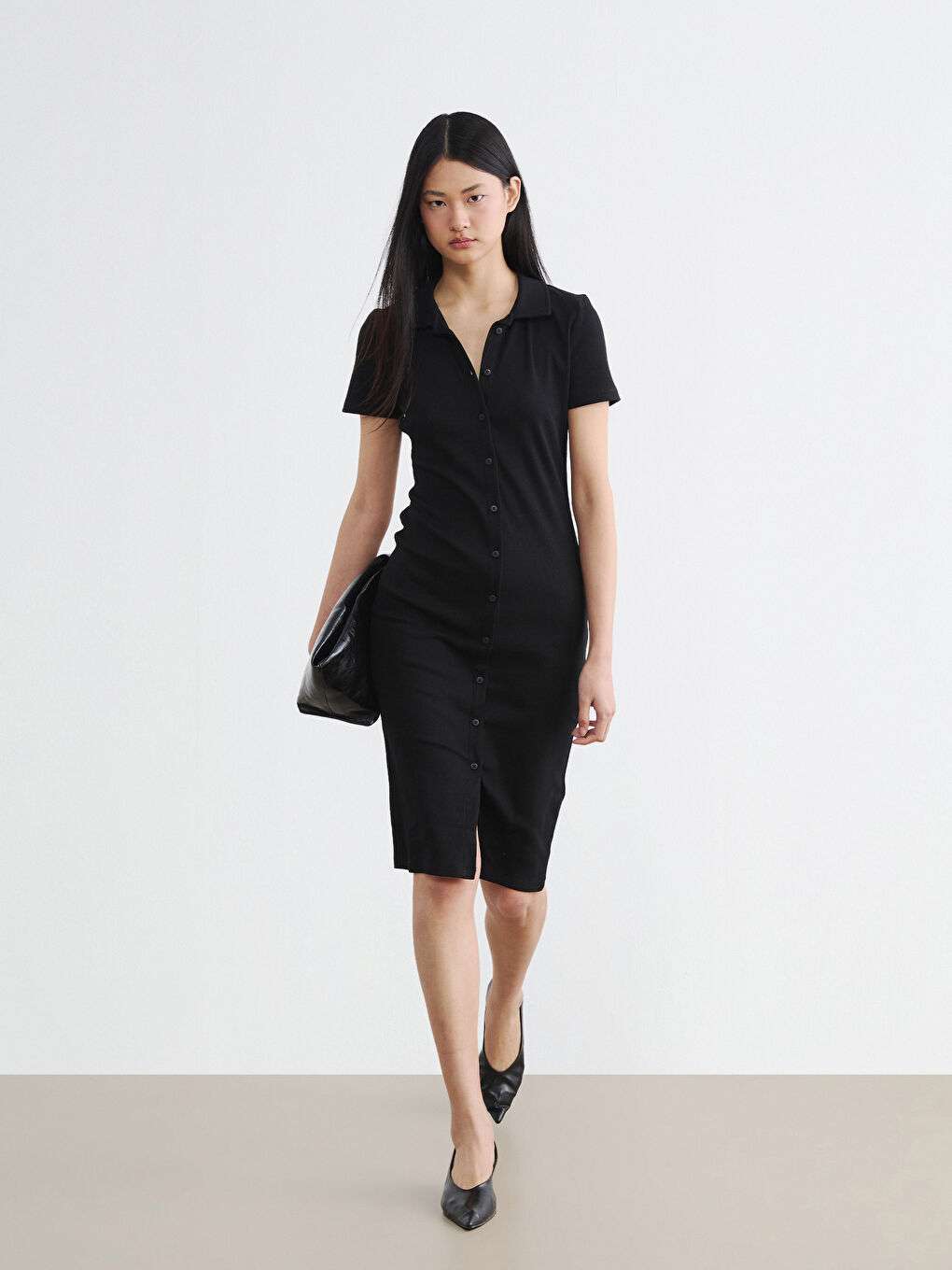 Robe moulante à col polo