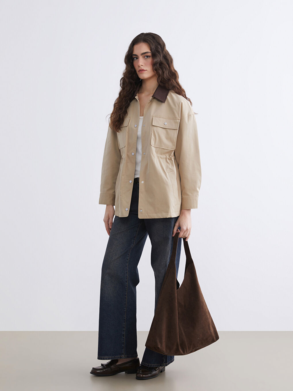 Bej Kontrast Yaka Kadın Mont-1