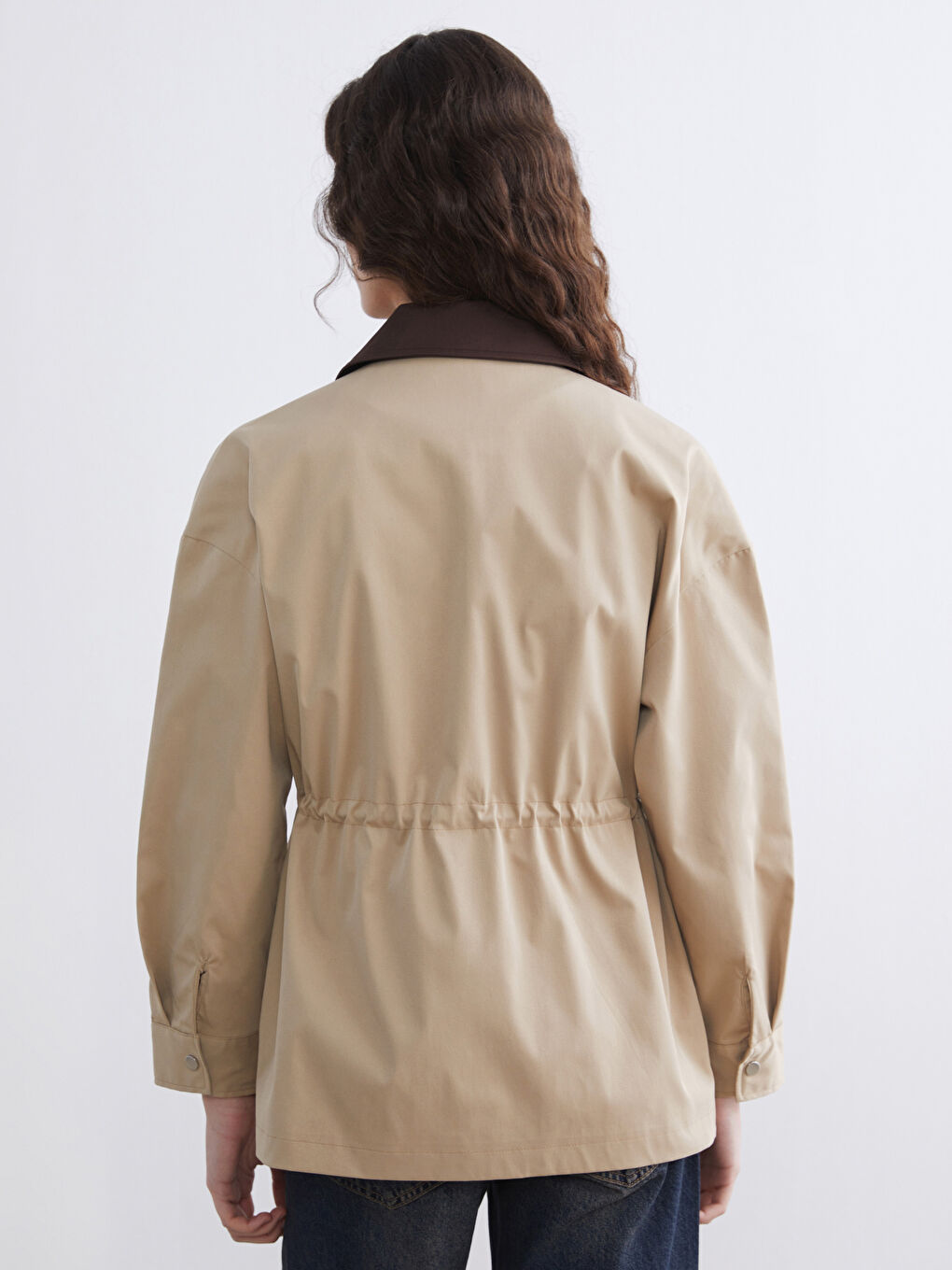 Bej Kontrast Yaka Kadın Mont-4