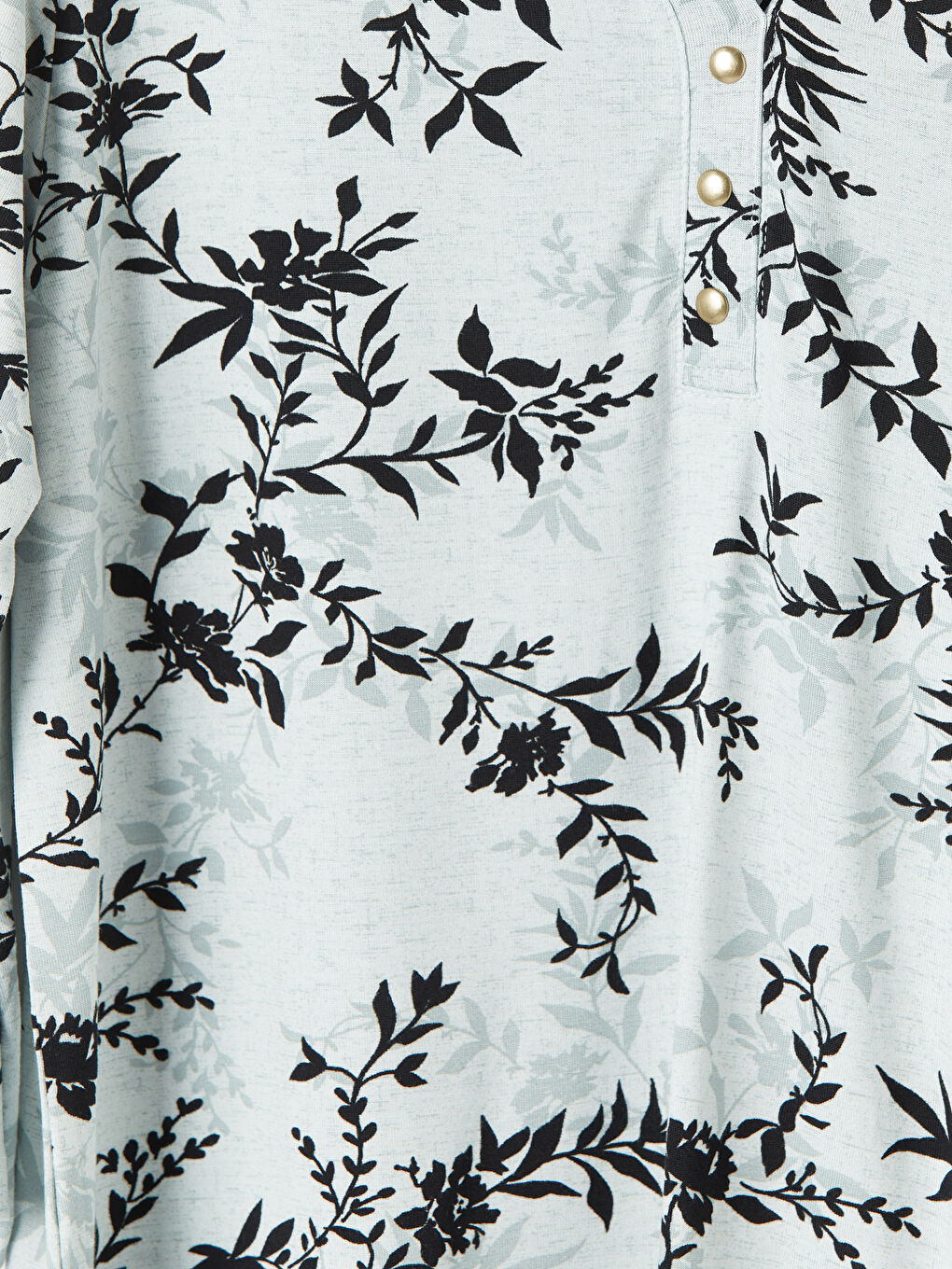 Ekru Kaçık Yaka Çiçekli Bluz-2