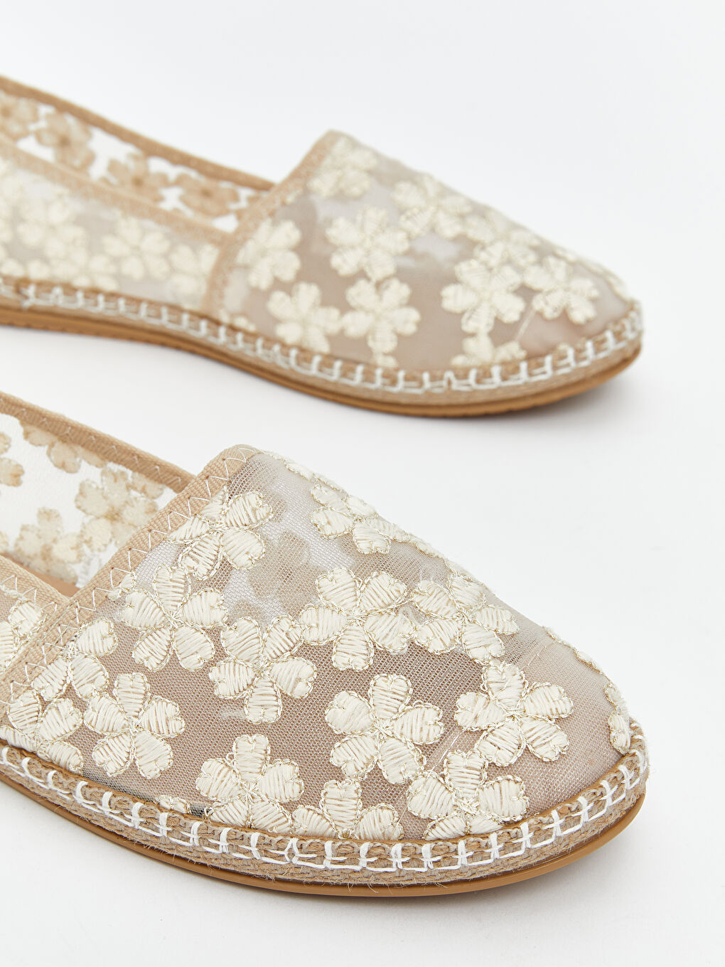 Bej Çiçek Nakışlı Kadın Babet-2