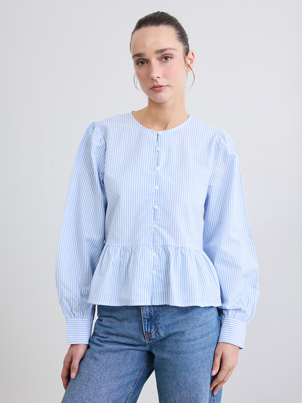 Блуза с кръгло деколте, раирана, накъдрена