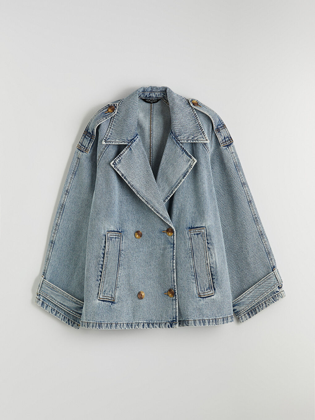 Двубортная женская джинсовая куртка-5