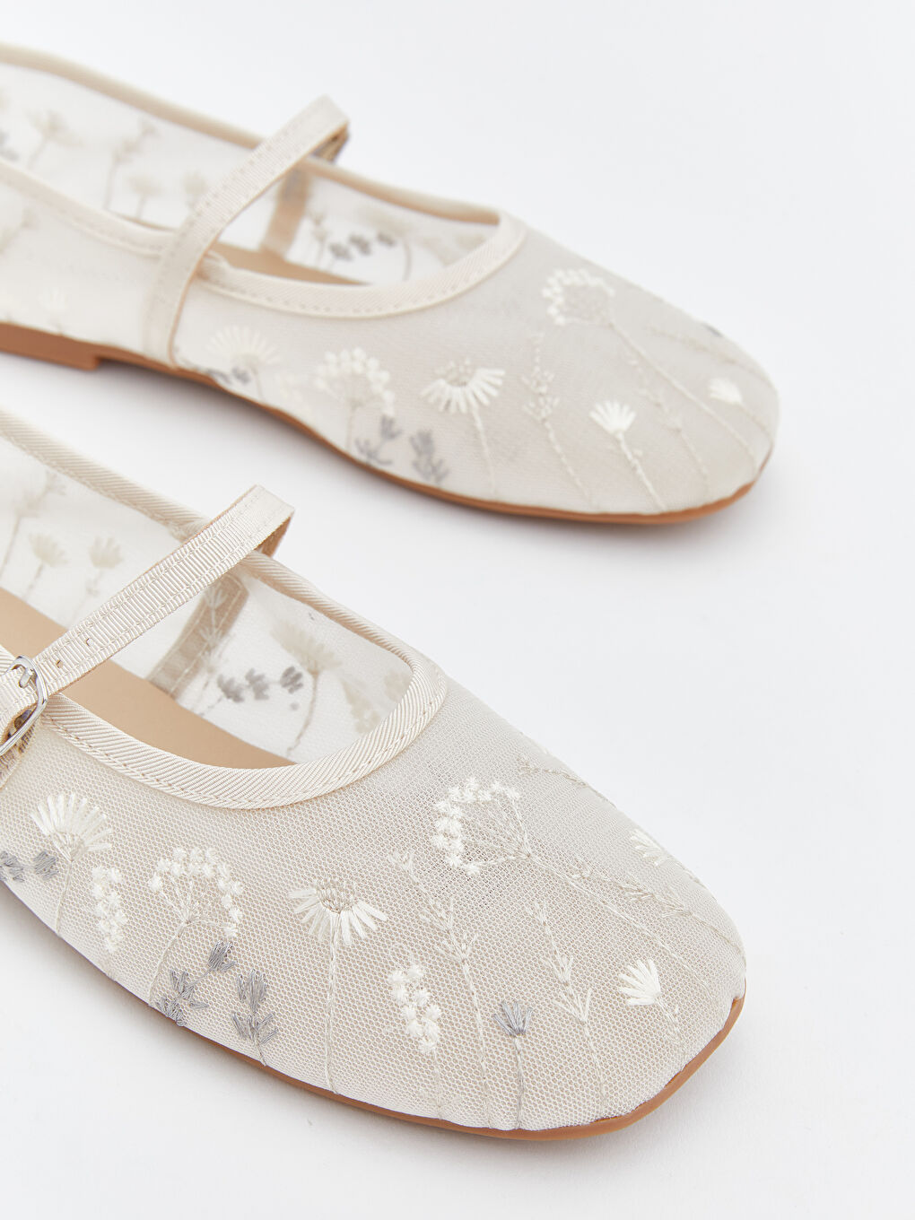 Floral Embroidered Ballet Flats for Girls-2