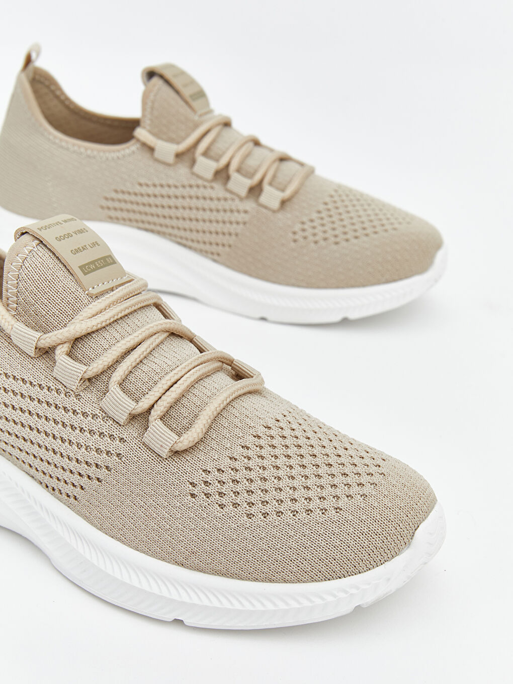 پێڵاوی وەرزشی بێجی کوڕ-2