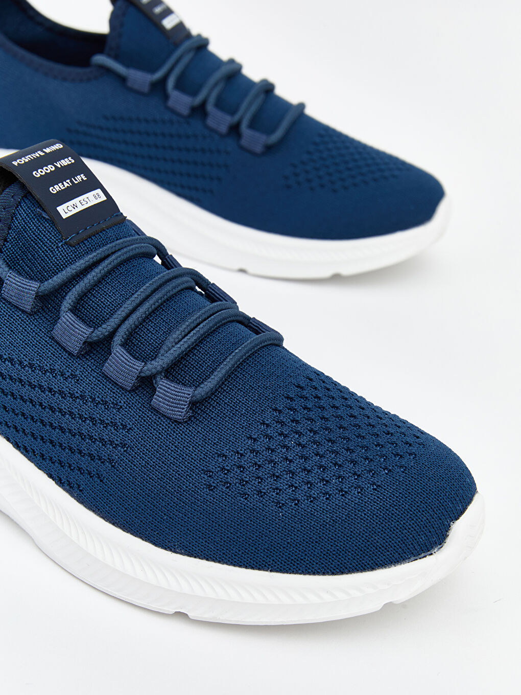 پێڵاوی وەرزشی شین کوڕ-2