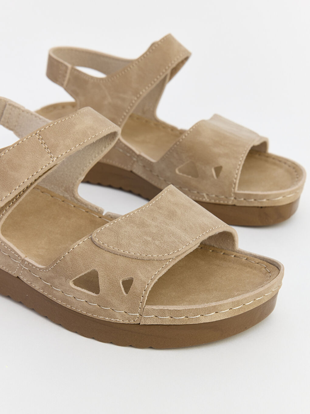 Bej Süet Görünümlü Kadın Sandalet-2