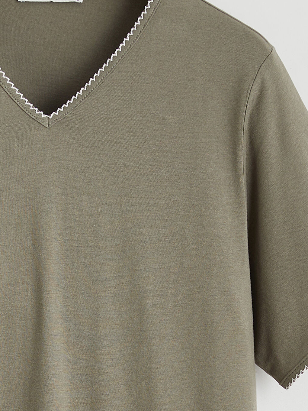 Haljina A kroja sa V izrezom-5