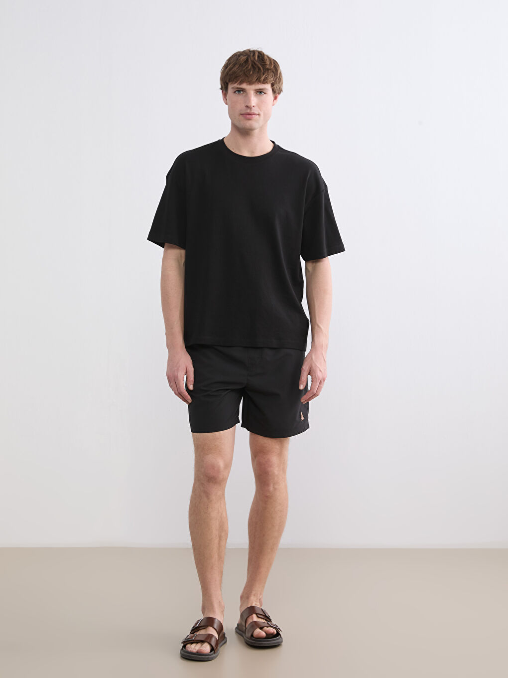Short Embroidered Men's Swimming Shorts
