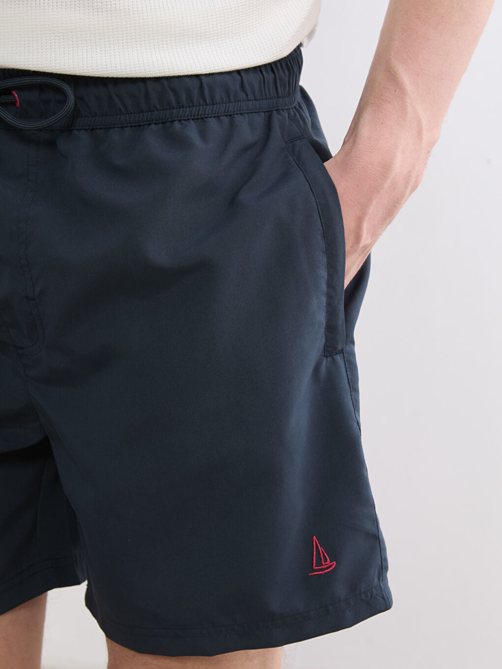 Short Embroidered Men's Swimming Shorts-2