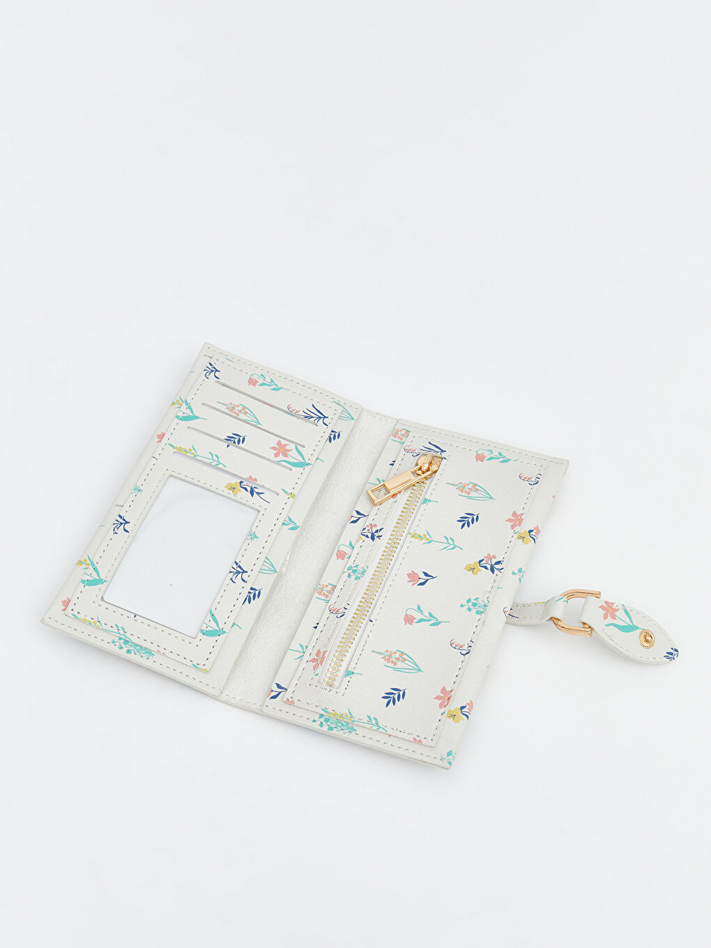 ქალი თეთრი საფულე-2