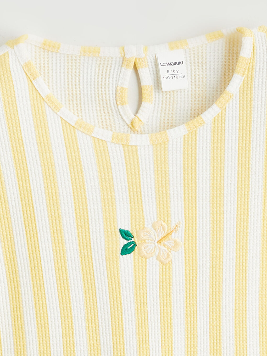 Embroidered crew-neck T-shirt and leggings set for girls.-2