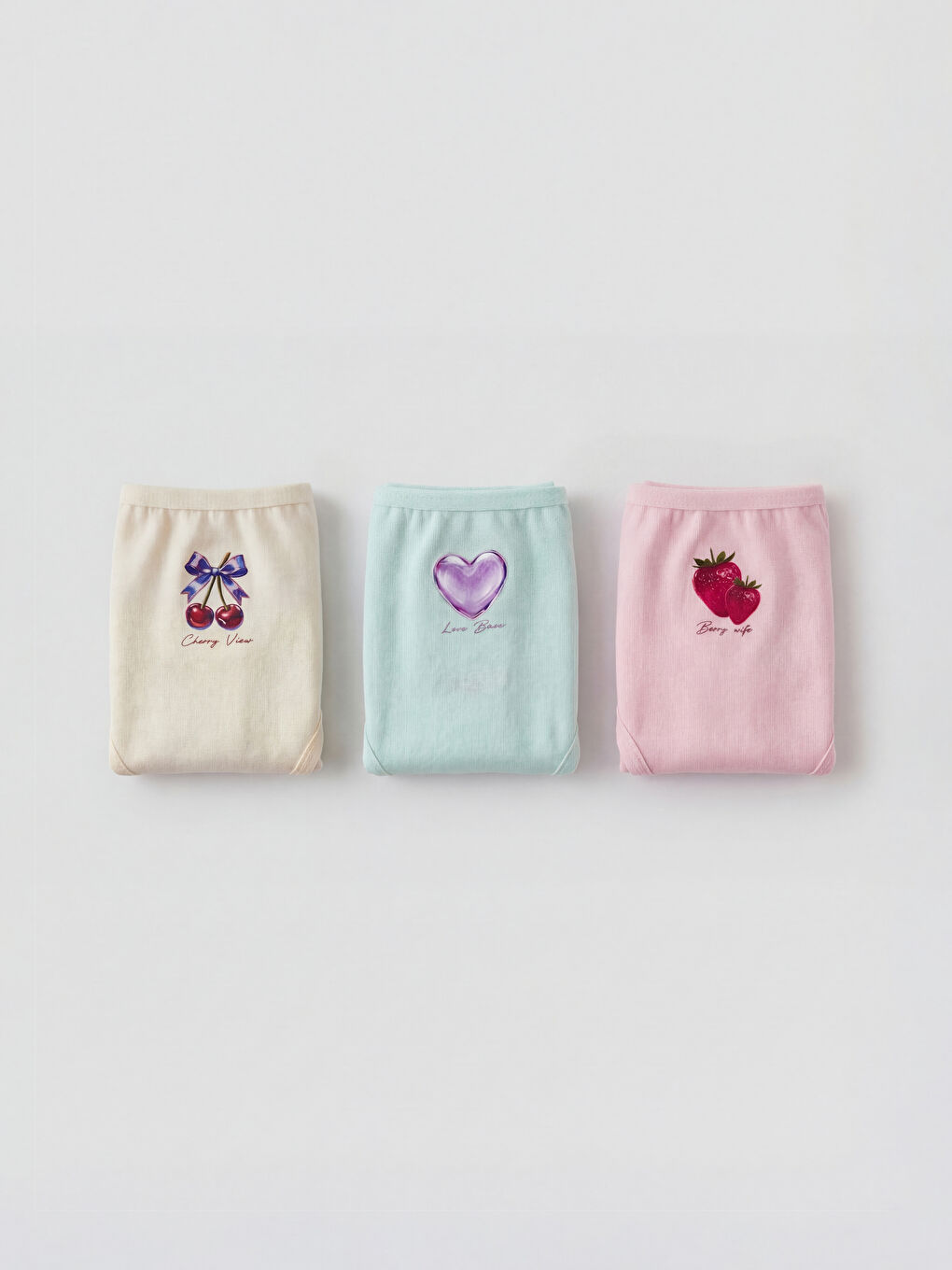 Ekru Meyve ve Kalp Baskılı Kız Çocuk Külot 3'lü