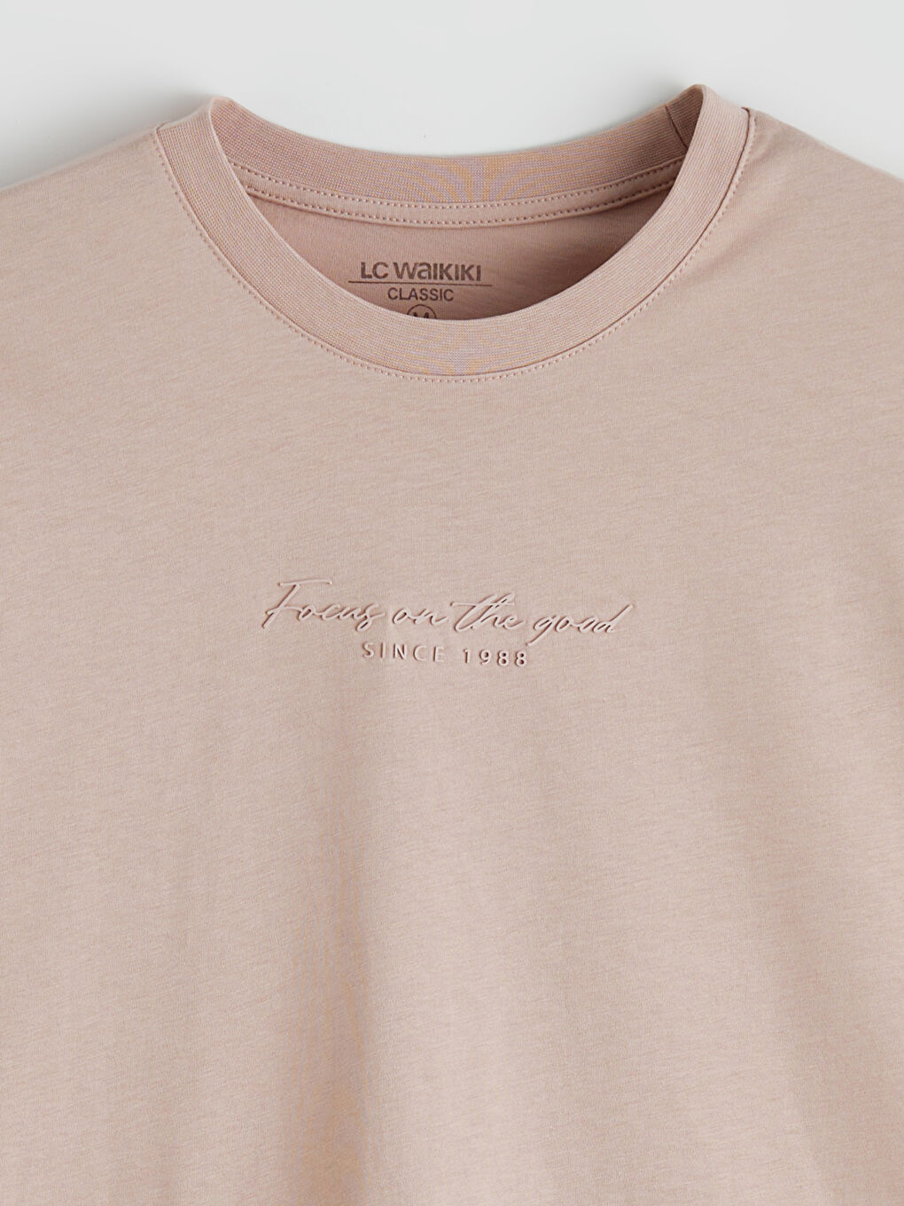 Pembe Bisiklet Yaka Nakışlı Erkek Tişört-1