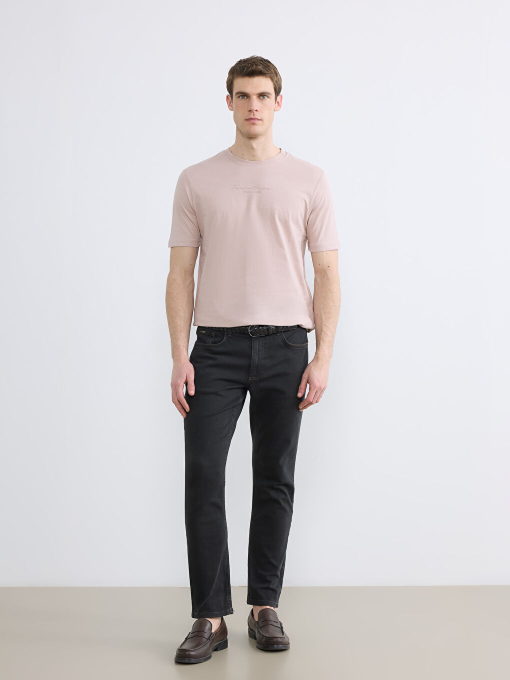 Pembe Bisiklet Yaka Nakışlı Erkek Tişört-1