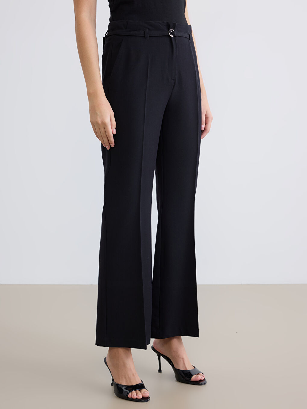 پانتۆڵ ڕه‌ش ژن-1