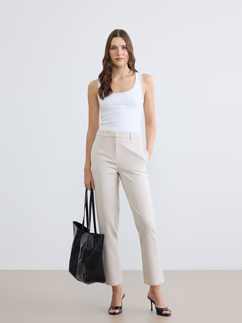 Γυναικείο παντελόνι cigarette με ελαστική μέση