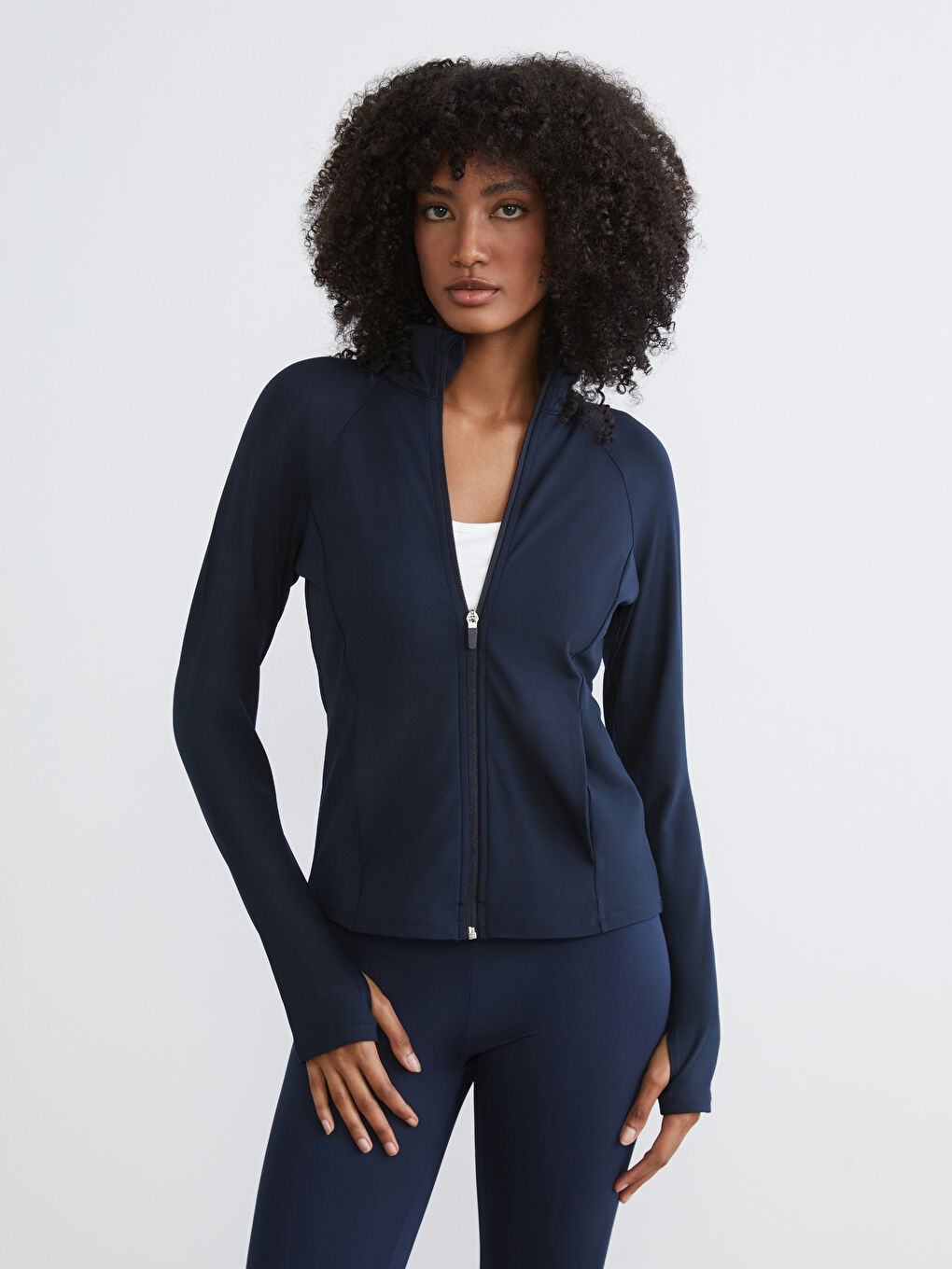 كنزة بسحاب كحلي امرأة