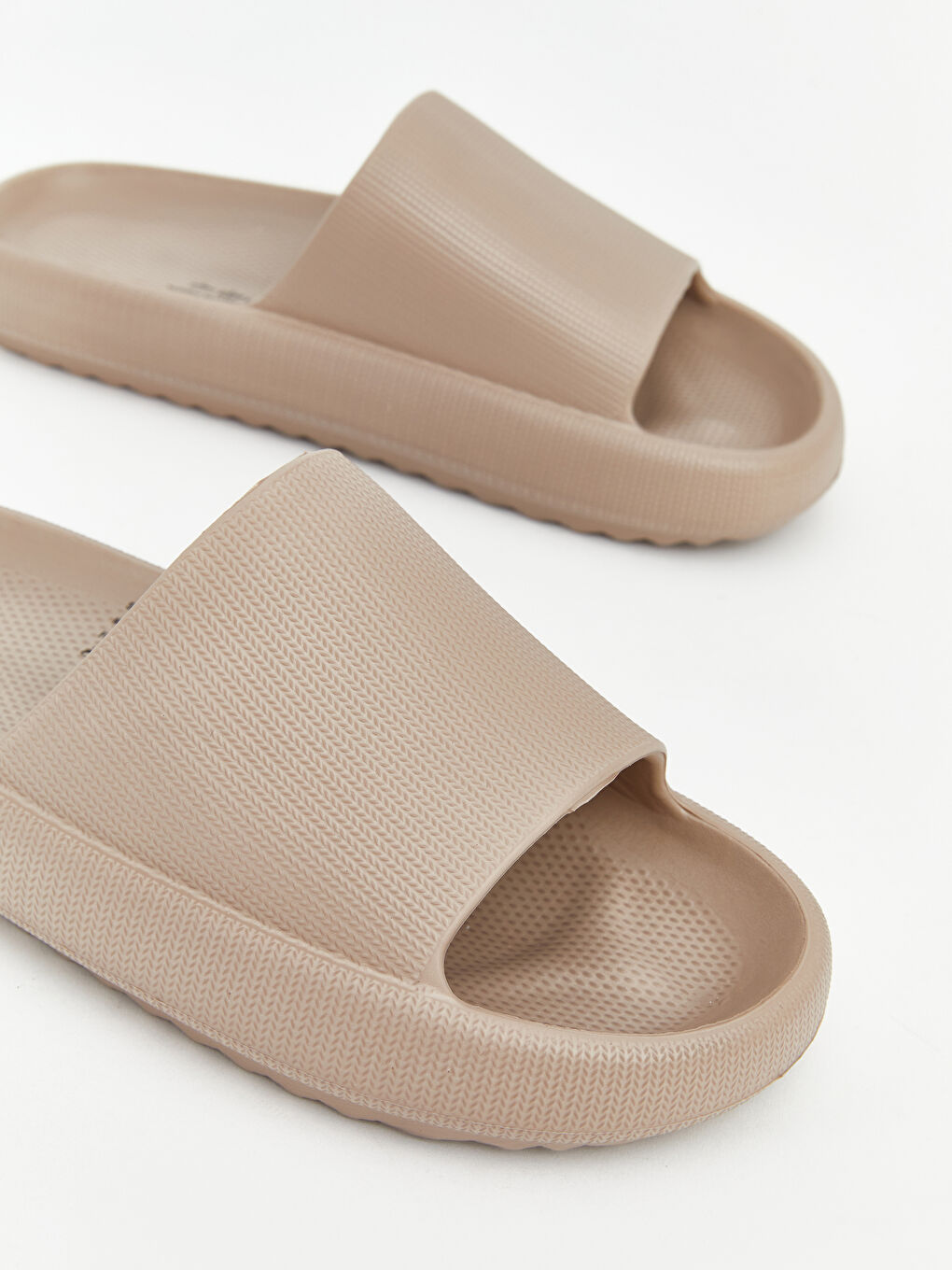 Bej Tek Bantlı Kadın Terlik-1