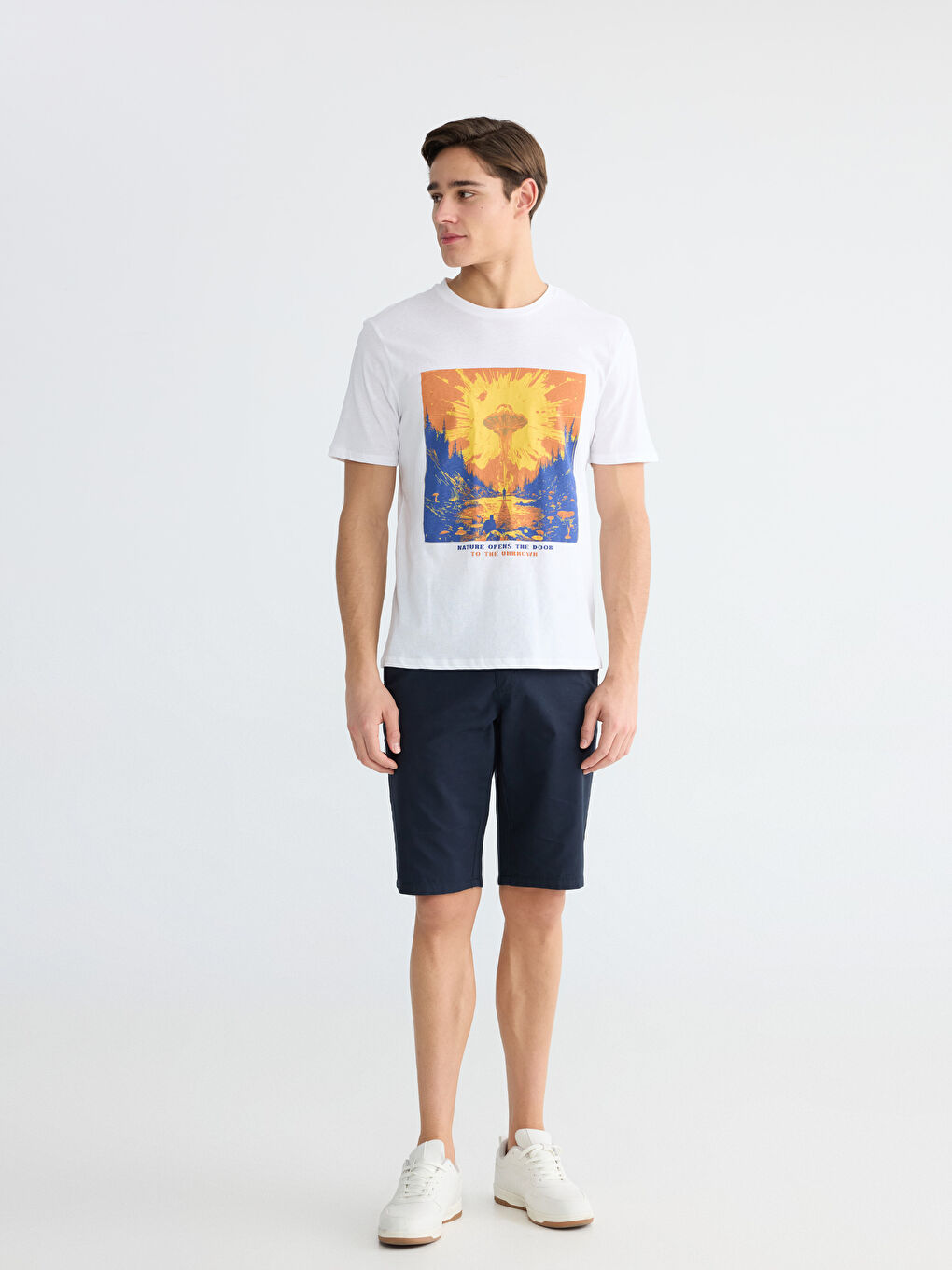 მამაკაცები თეთრი მაისურები და ზედები-1