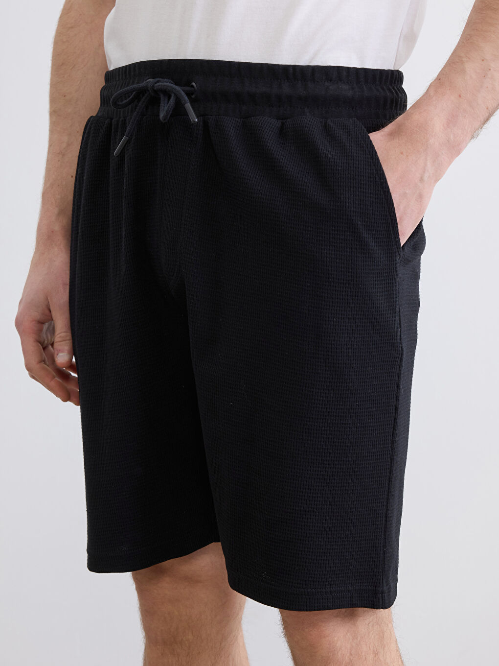 Siyah Standart Kalıp Erkek Şort-2